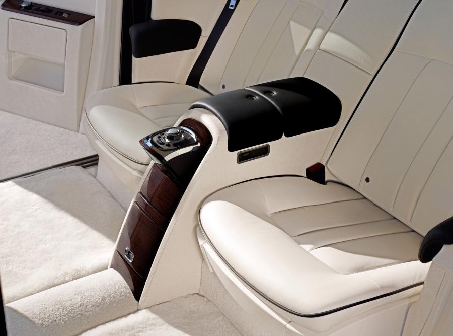  Rolls-Royce Phantom EWB 2012 года  (фото 14 из 34)